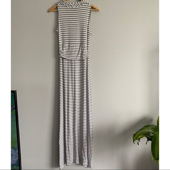 Vince Camuto Sleeveless Grey Striped Jersey Maxi Dress - Picture 6 of 11
